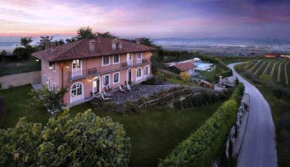 Villa Bricco dei Cogni La Morra